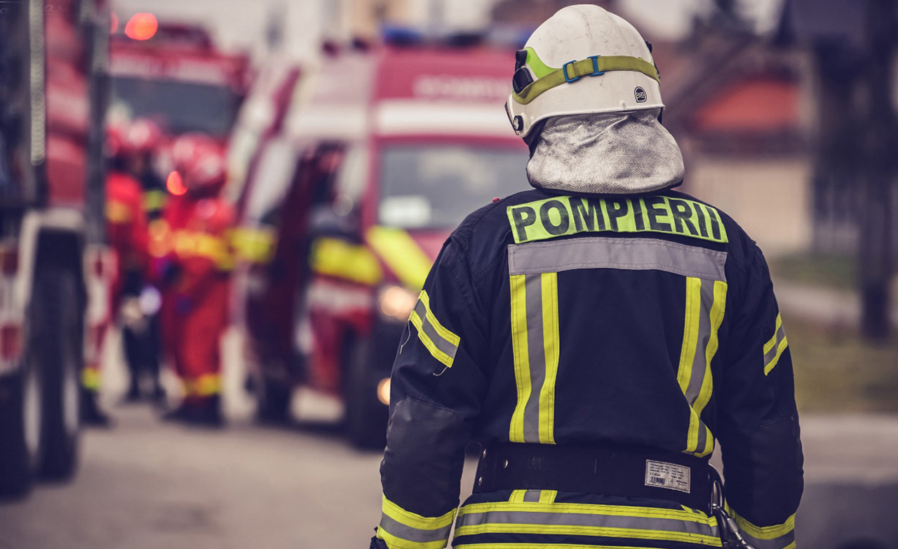 „Riscăm să ne trezim fără polițiști și pompieri”: Un partid cere retragerea proiectului privind pensiile funcționarilor cu statut special