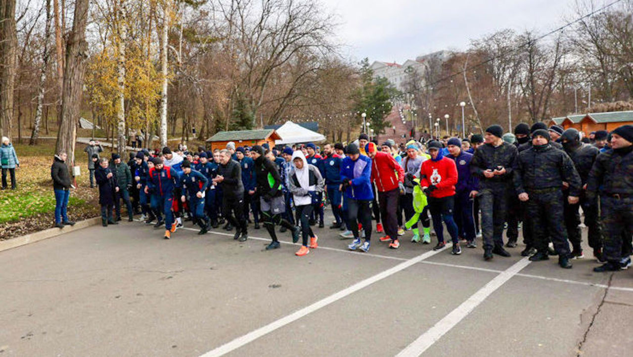 În capitală au avut loc cursa caritabilă "La drum cu Moș Crăciun" și Maratonul de Crăciun