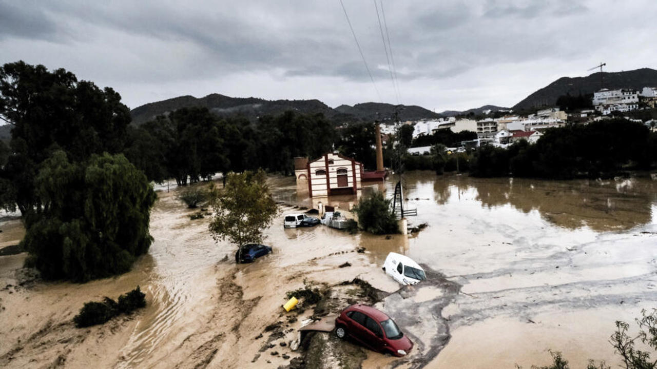 Spain floods: Death toll rises to 211