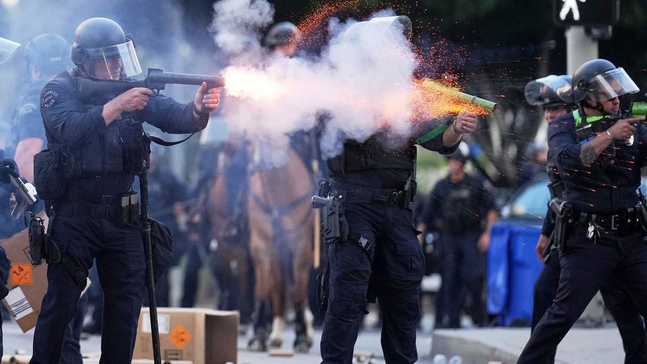 В центре Лос-Анджелеса из-за протестов введен комендантский час