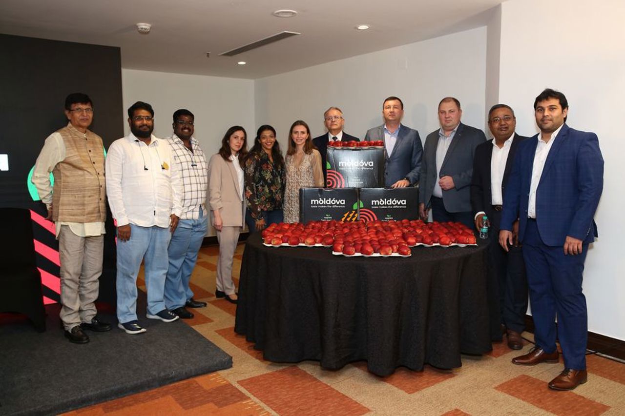 The first container of Moldovan apples has arrived in India