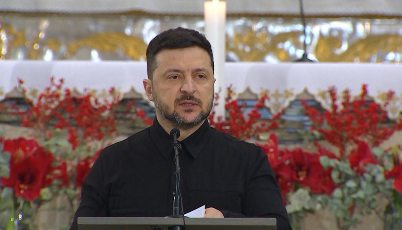 Ucrainenii continuă să stea fără căldură și lumină. Oamenii se descurcă cum pot