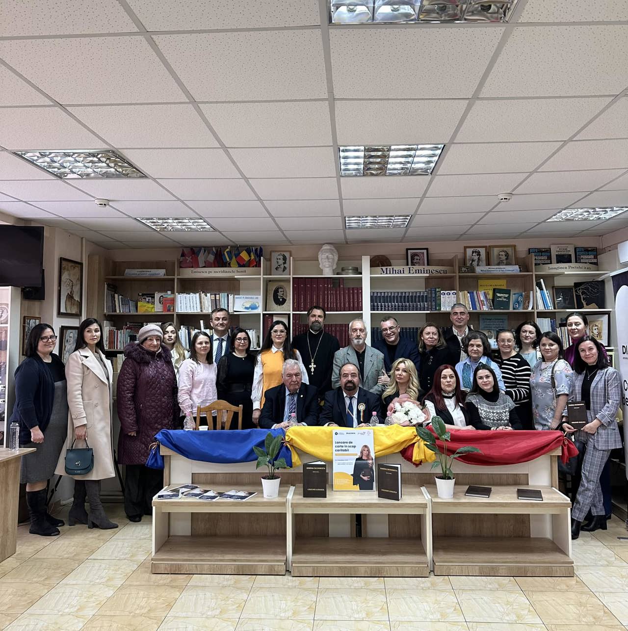 O cunoscută jurnalistă din România donează o parte din bani câștigați din vânzarea cărții sale unui centru maternal din Chișinău