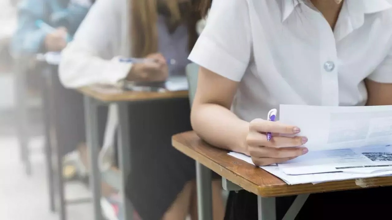 Bacalaureat 2025: peste 16.500 de elevi susțin astăzi proba la limba străină