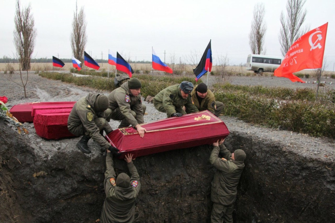 Boom pe piața funerară din Rusia: veniturile au crescut cu 24% pe fondul pierderilor de pe front