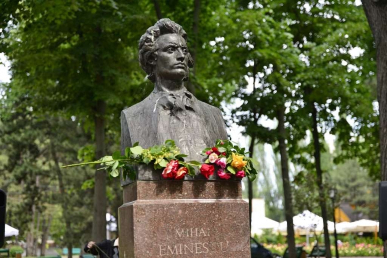 Chișinăul comemorează 135 de ani de la moartea poetului Mihai Eminescu. Ce evenimente vor fi organizate