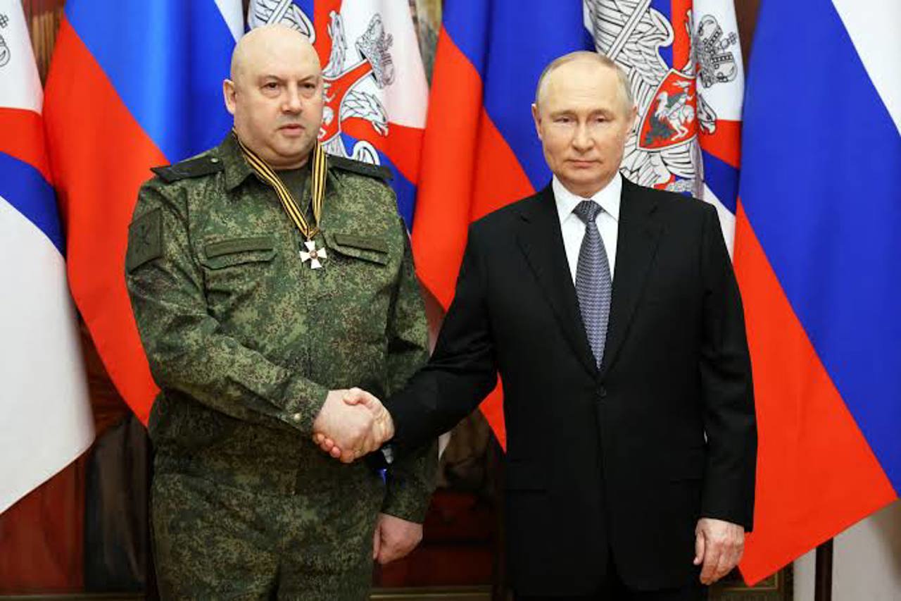 Generalul Surovikin, autorul distrugerii orașului Alep din Siria, trimis pentru a ataca infrastructura civilă din Kiev