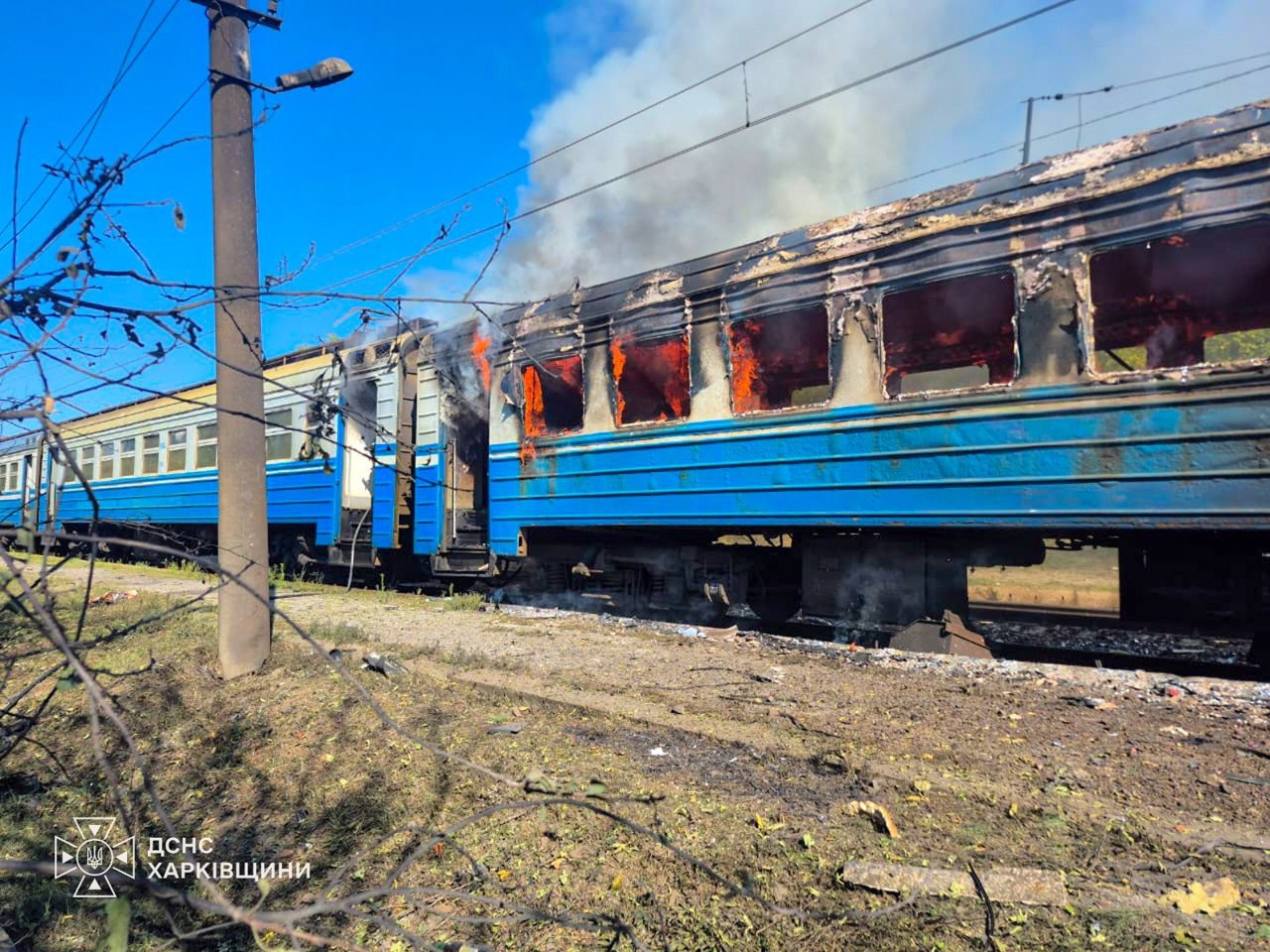 Российские дроны ударили по пригородной электричке в Харьковской области и админзданию в Одессе