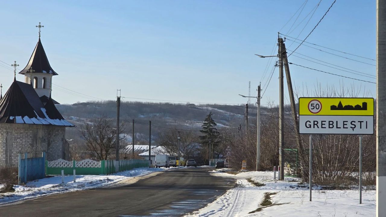 Drumul din Mărtinești, asfaltat în premieră: investiție de 2.3 milioane de lei pentru un tronson așteptat de zeci de ani