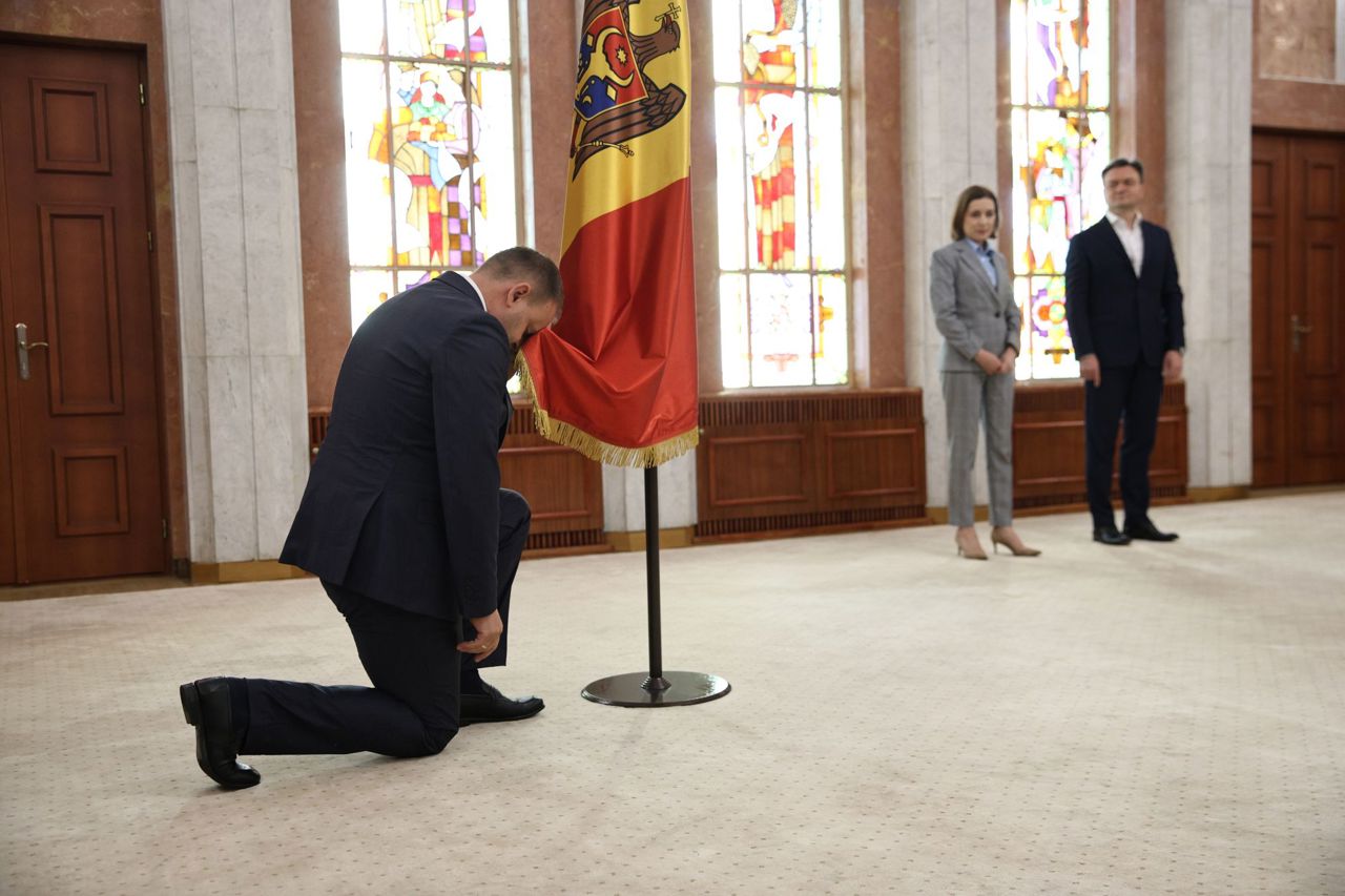 Noul vicepremier pentru Reintegrare a depus jurământul de învestire în funcție