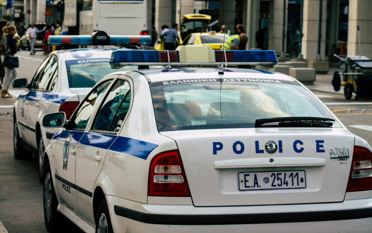 Explosion in Athens. A device left in a backpack blew up in front of the Ministry of Labour