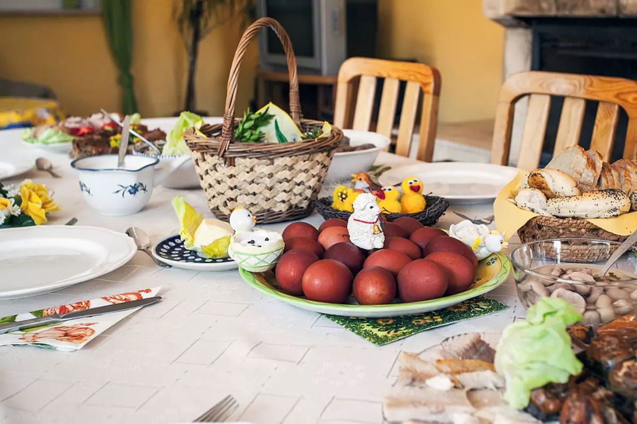 Atenție la masa de Paște: combinațiile greșite de alimente pot dăuna sănătății