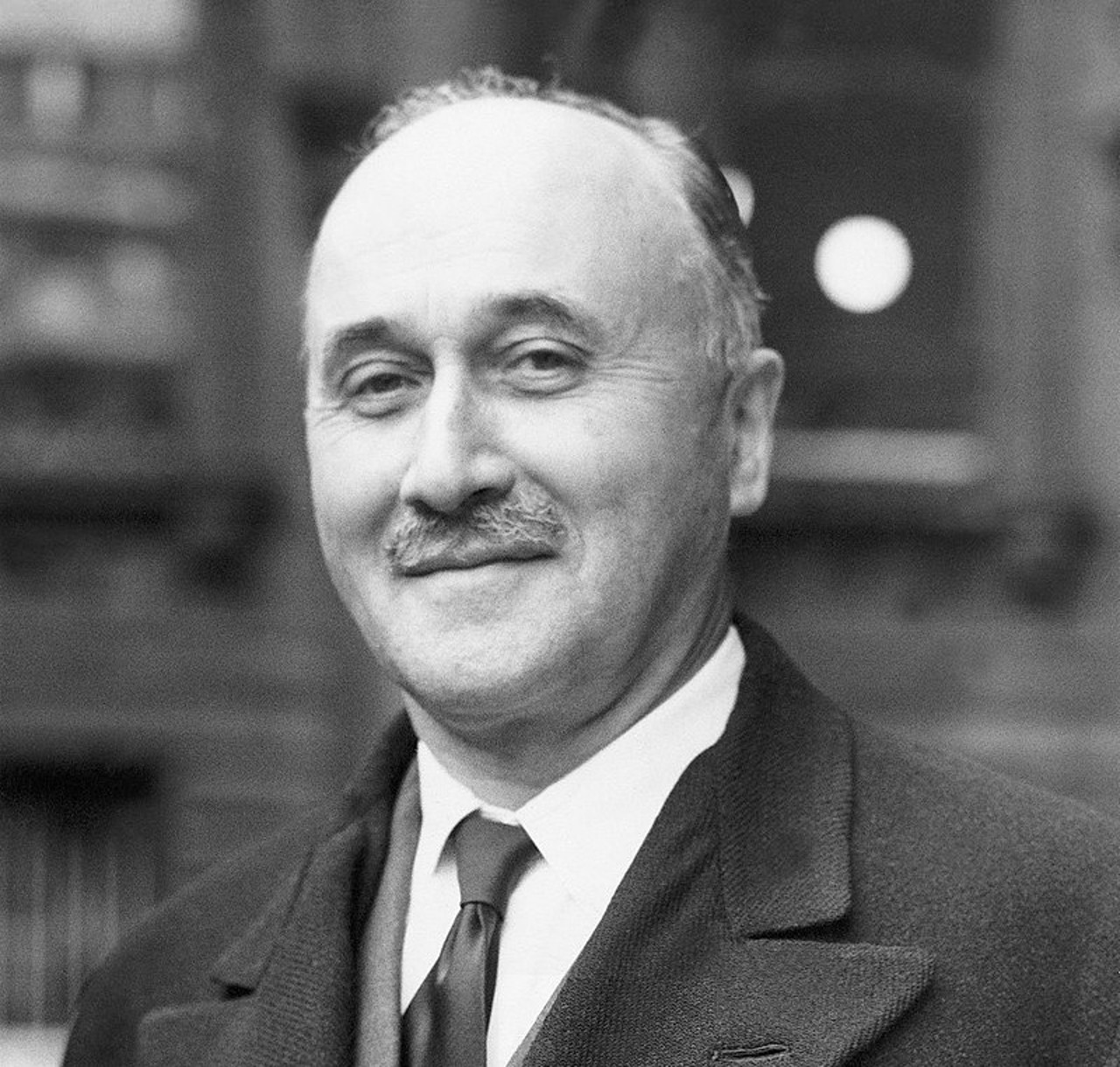 Календарь 9 ноября // Жан Монне, основатель Европейского сообщества, родился в 1888 году в Коньяке (Франция)