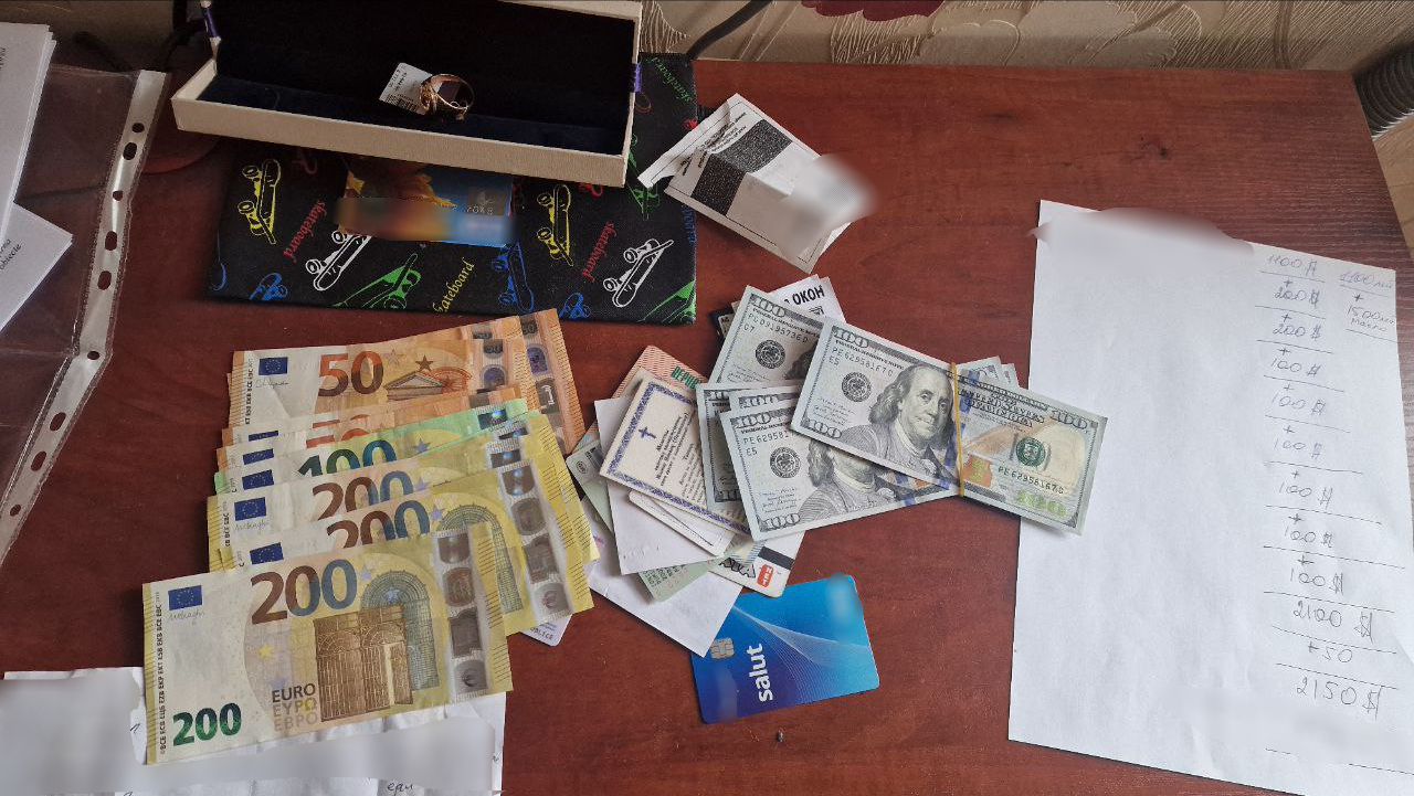 O grupare criminală specializată în migrația ilegală a cetățenilor ucraineni, destructurată de oamenii legii