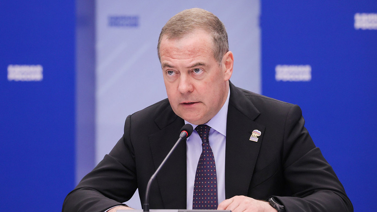 Dmitri Medvedev amenință Europa cu un atac cu rachetă balistică hipersonică Oreșnik 