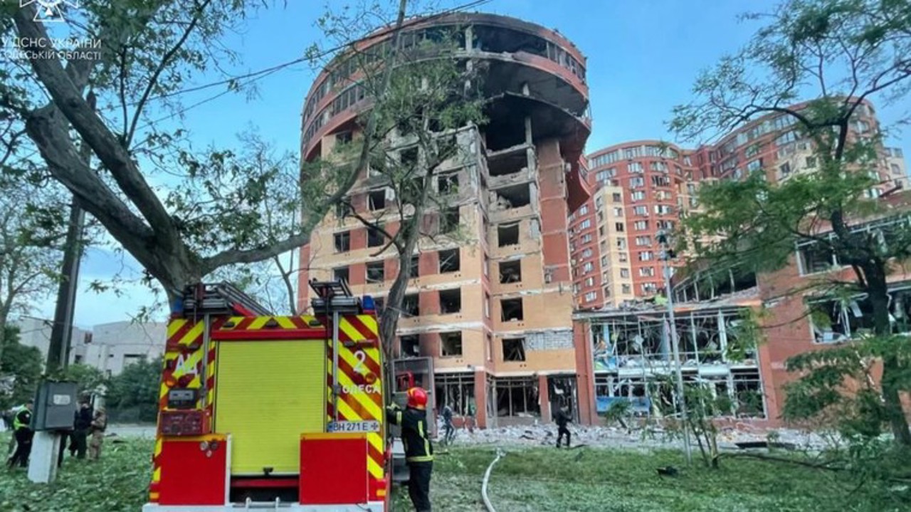 Война в Украине // Россия атаковала Одессу крылатыми ракетами. Три человека погибли