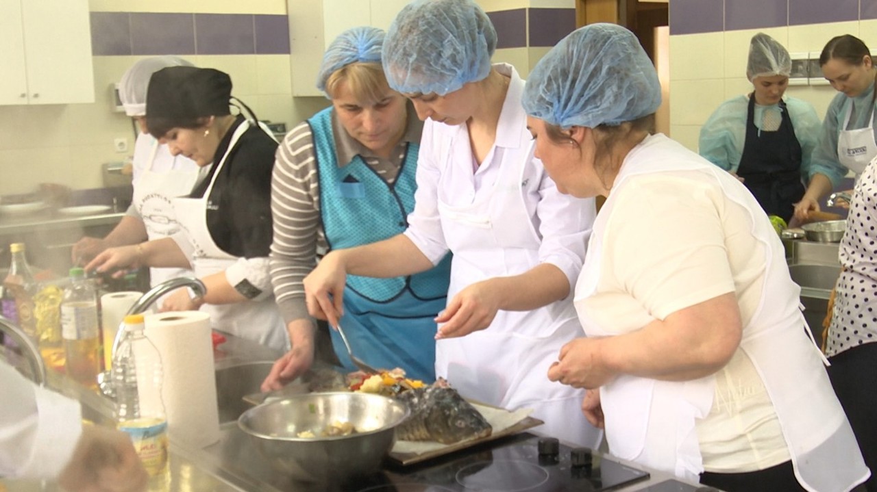 Bucătari de pe ambele maluri ale Nistrului au participat la un curs de instruire