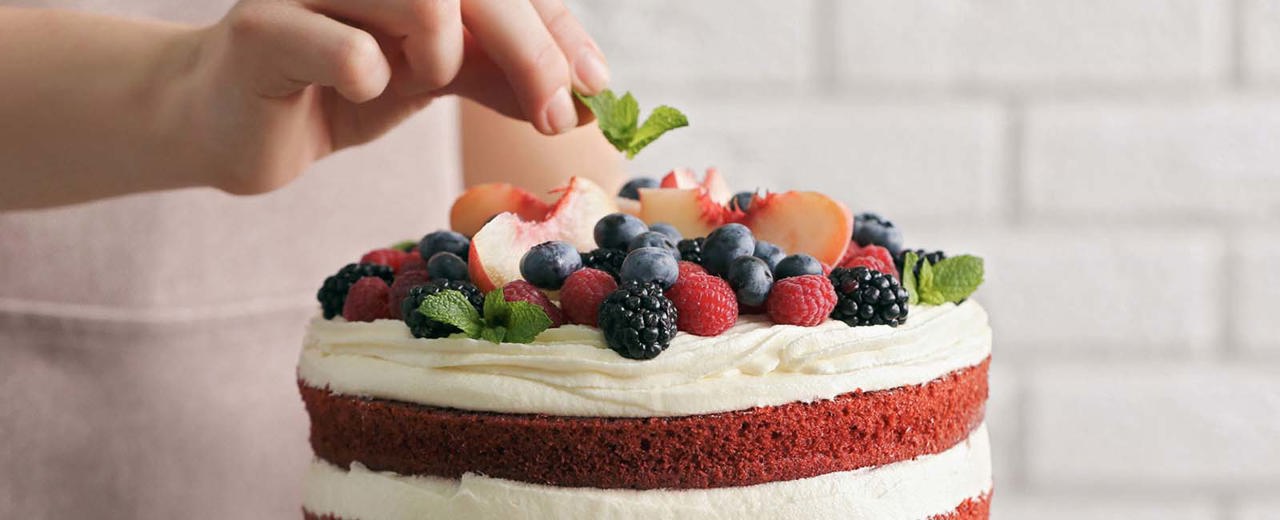 Moldovan woman’s cakes win praise in France: “Each cake takes days of work and patience”