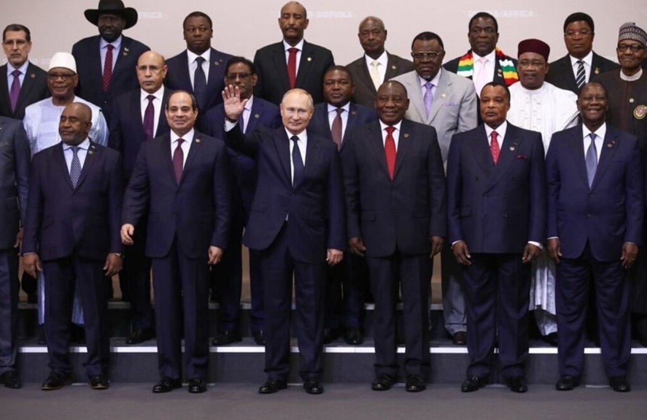 Summitul ruso-african de la Sankt-Petersburg:  Pe fondul retragerii Rusiei din acordul cerealelor, Putin le promite liderilor africani grâne gratuite 