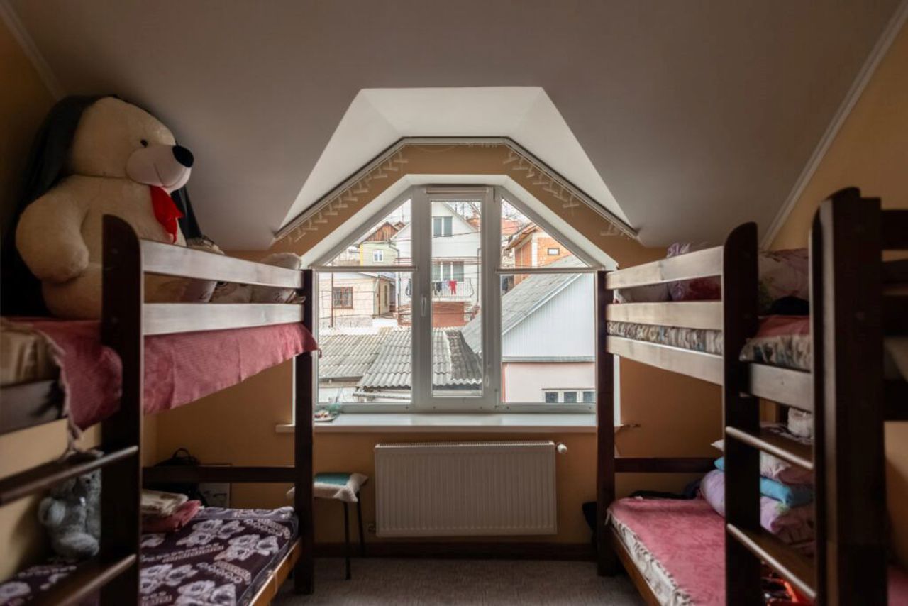 Apartamentul social // Află povestea adolescentelor care și-au împlinit visul