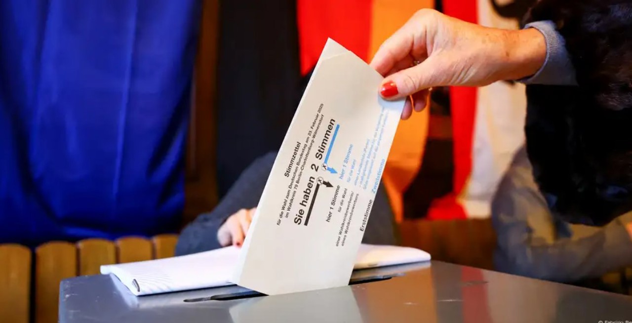 В Германии стартовали выборы в бундестаг: кому прочат победу