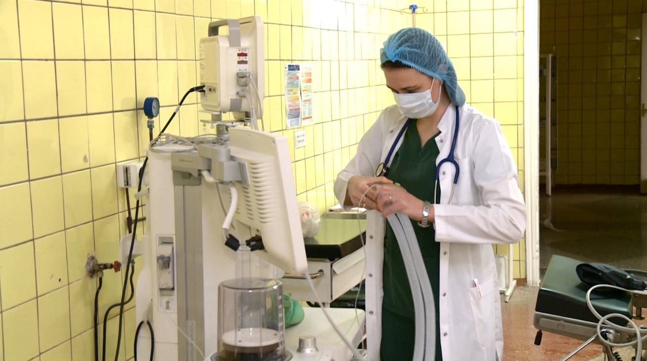 „Problemă de securitate națională”: Unul din cinci medici din R. Moldova are peste 65 de ani. Deficitul de cadre medicale a crescut, din 2020, cu 82% 