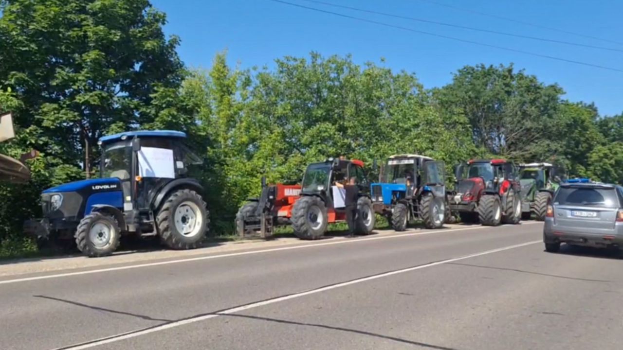 Agricultorii protestează în mai multe raioane: Cer menținerea cotei TVA de 8% și măsuri de sprijin pentru agricultură