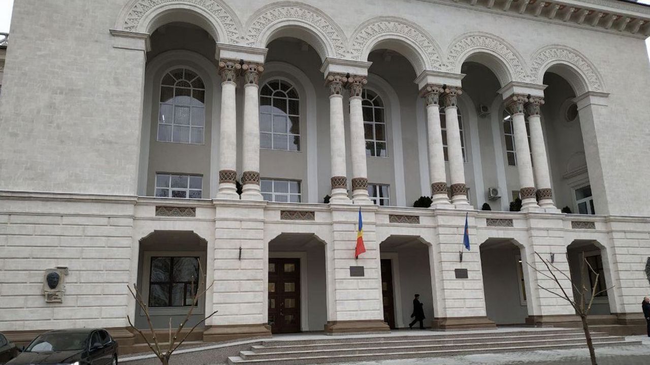 Two prosecutors pass Moldovan vetting as CSP approves reports