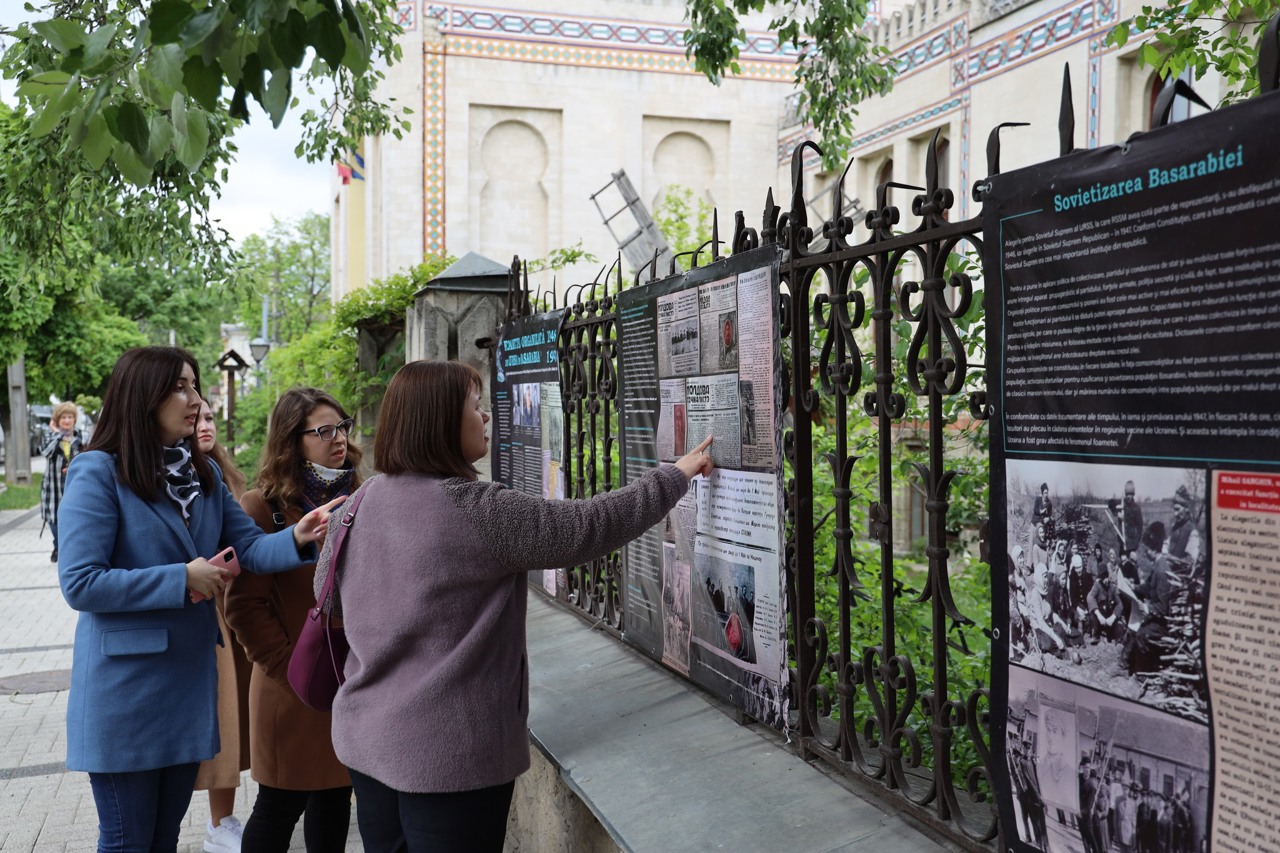 Expoziția „Timpuri pe care nu le-a vrut Dumnezeu”, dedicată comemorării victimelor foametei din 1946-1947, a fost vernisată la Chișinău