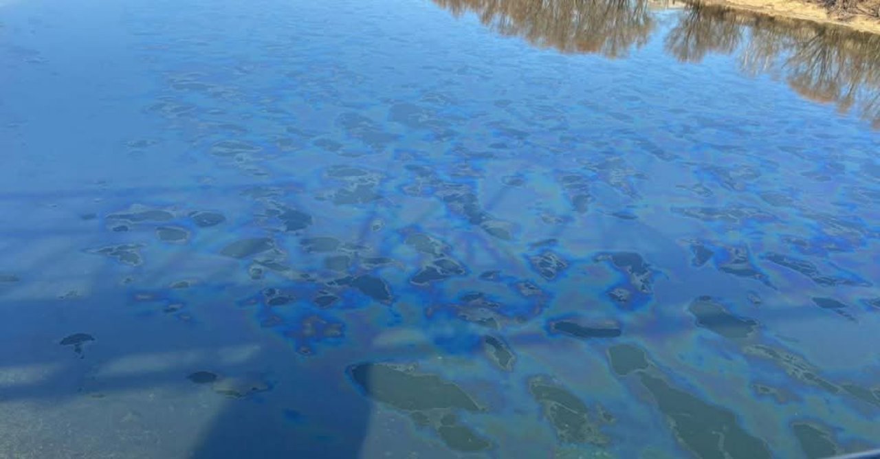 ULTIMA ORĂ | Un nou val de pete de produse petroliere în zona podului de la Unguri, raionul Ocnița