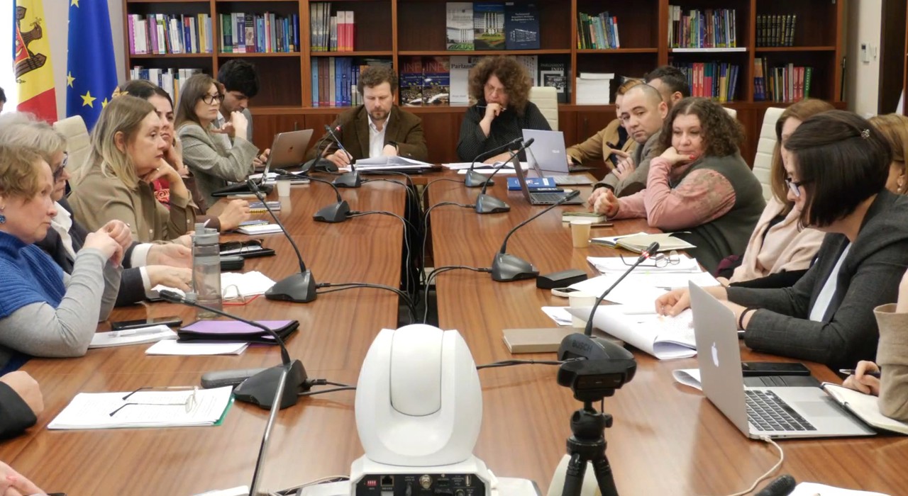 Reforma educației, discuții la Parlament: Discrepanța dintre diplomă și piața muncii, taxele și protecția tinerilor