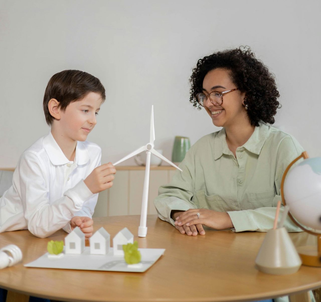 Proiect pilot în școlile din R. Moldova: Elevii vor studia energia și mediul