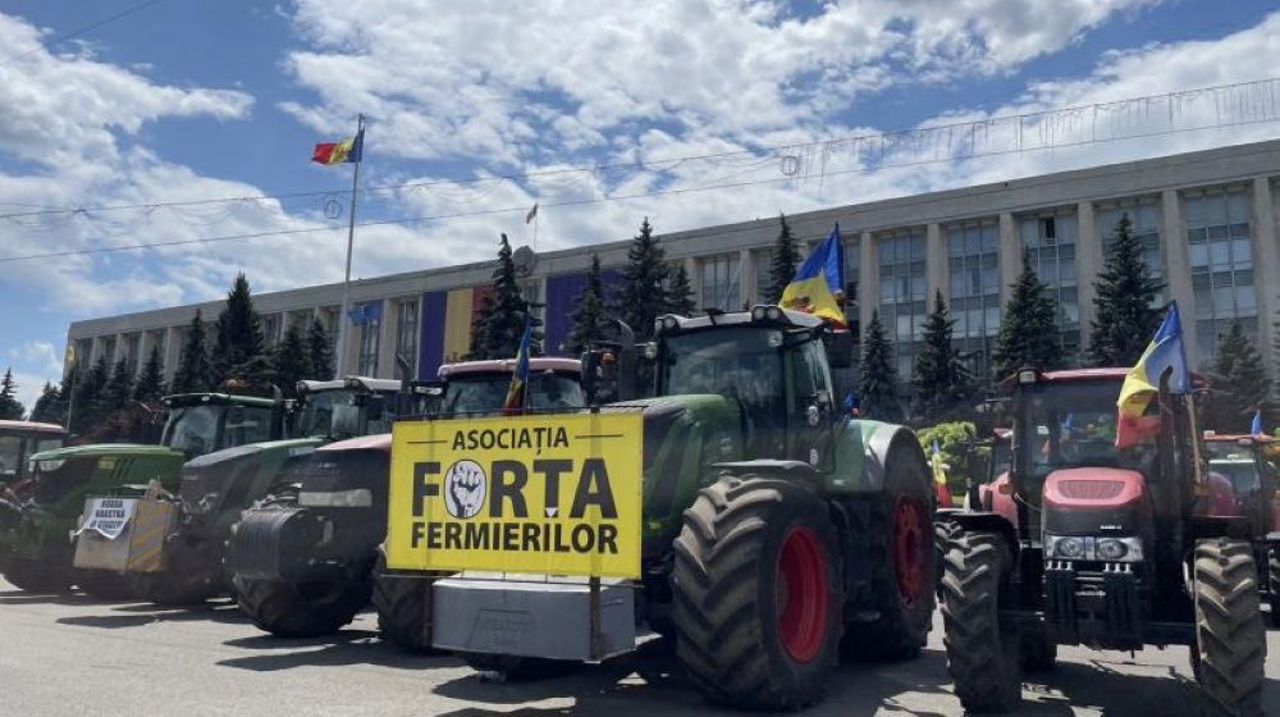 Farmers threaten protests unless the Government regulates Ukrainian grain transit by Friday