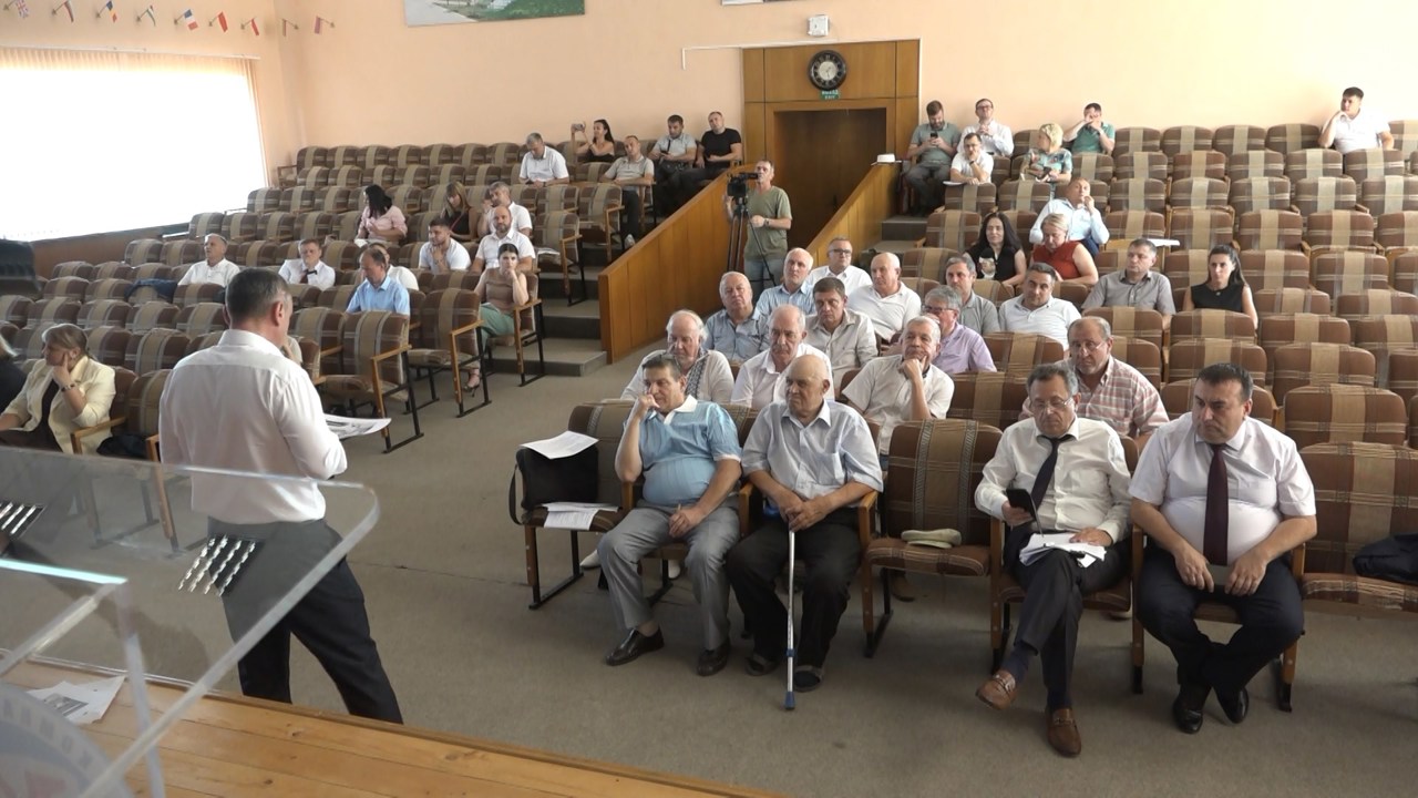 "А чего вы боитесь?" Как в Комрате три часа обсуждали новые правила выборов в Гагаузии