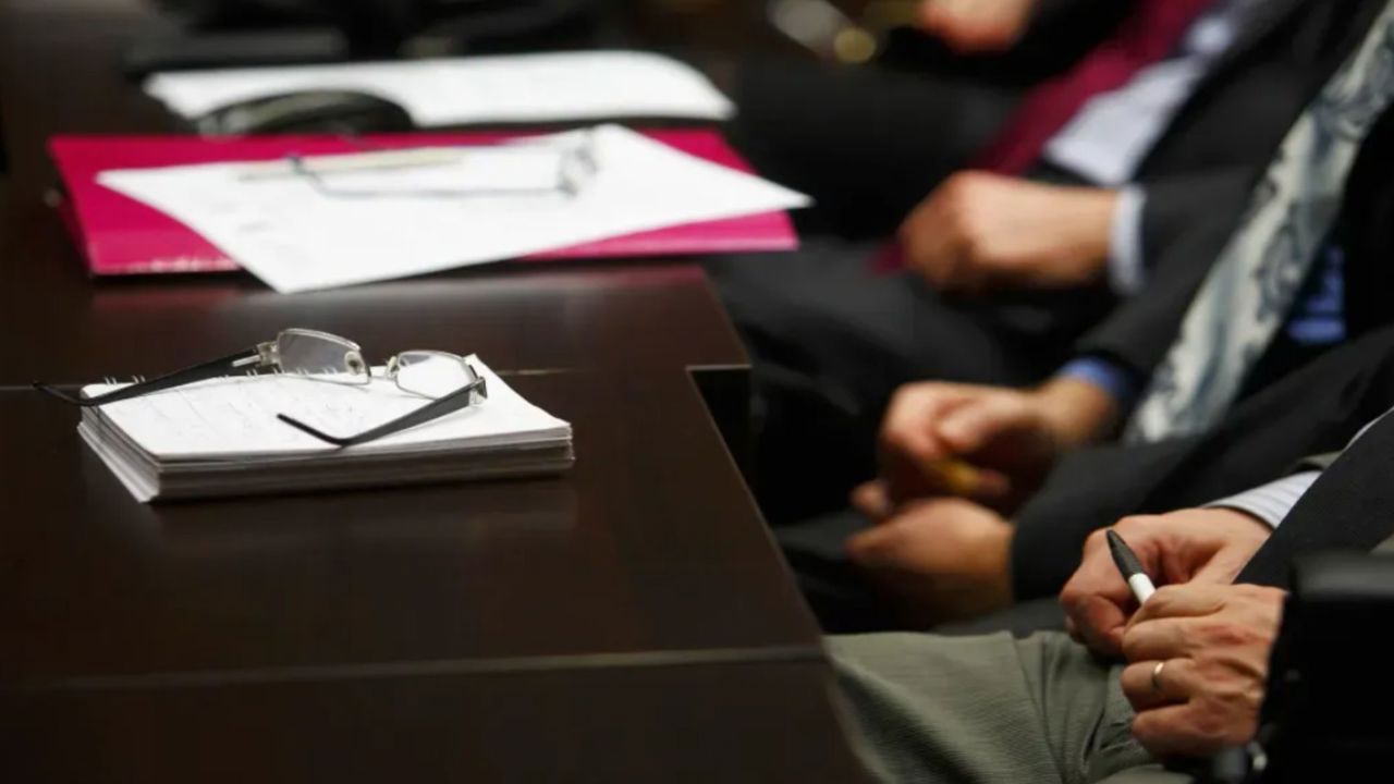 Numirea noilor membri  în Comisia de evaluare a procurorilor, blocată în Parlament: Voturi insuficiente pentru Bernard Lavigne și Herman von Hebel