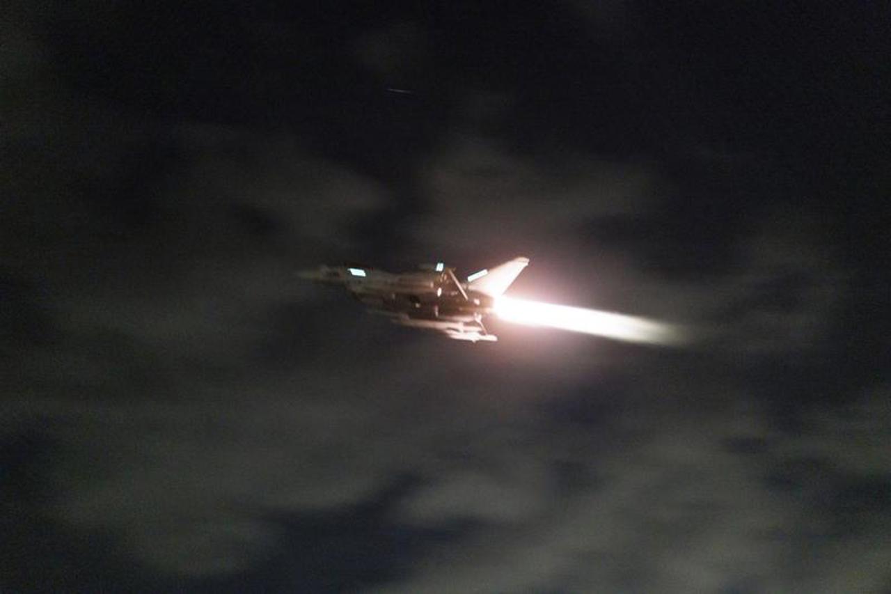 SUA și Marea Britanie au lansat atacuri noi asupra rebelilor Houthi din Yemen