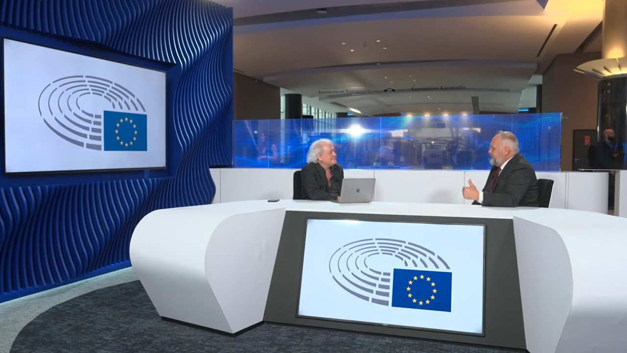 INTERVIU // Jonas Sjöstedt: „Sper că moldovenii nu numai că își aleg politicienii pe care îi preferă, dar își vor apăra democrația și independența”