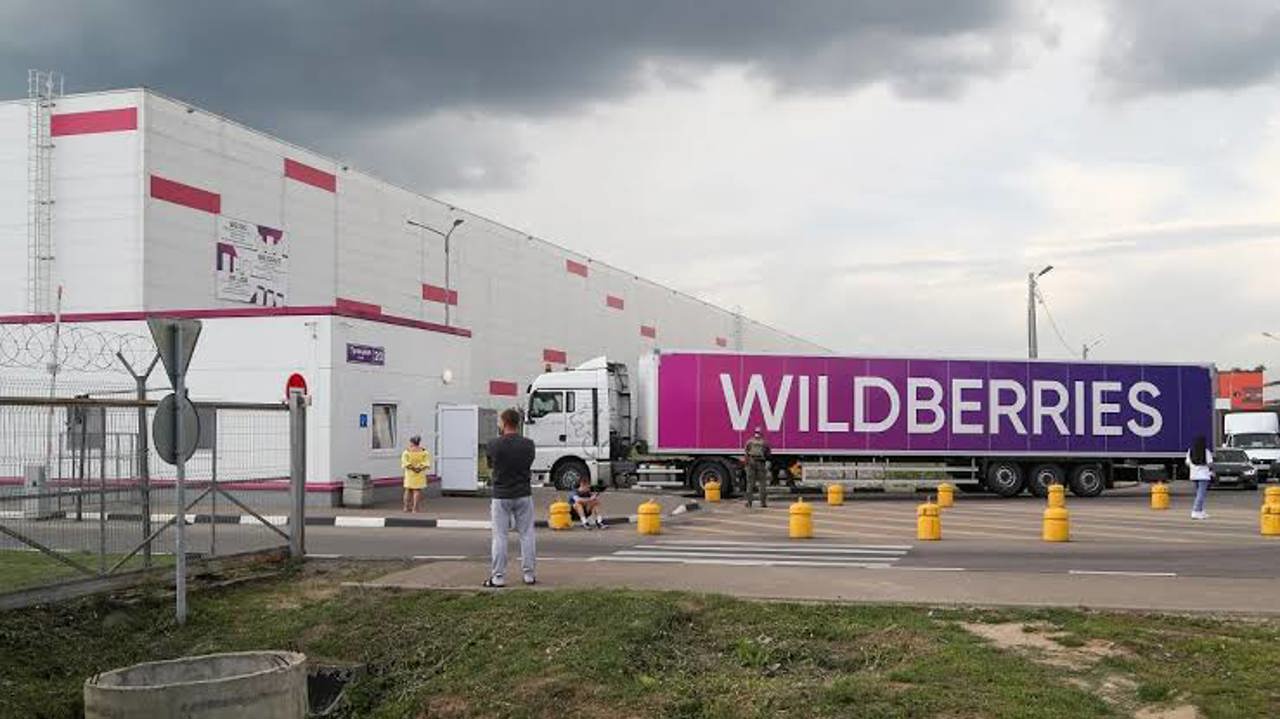 В Тамбовской области полностью сгорел склад российского маркетплейса Wildberries