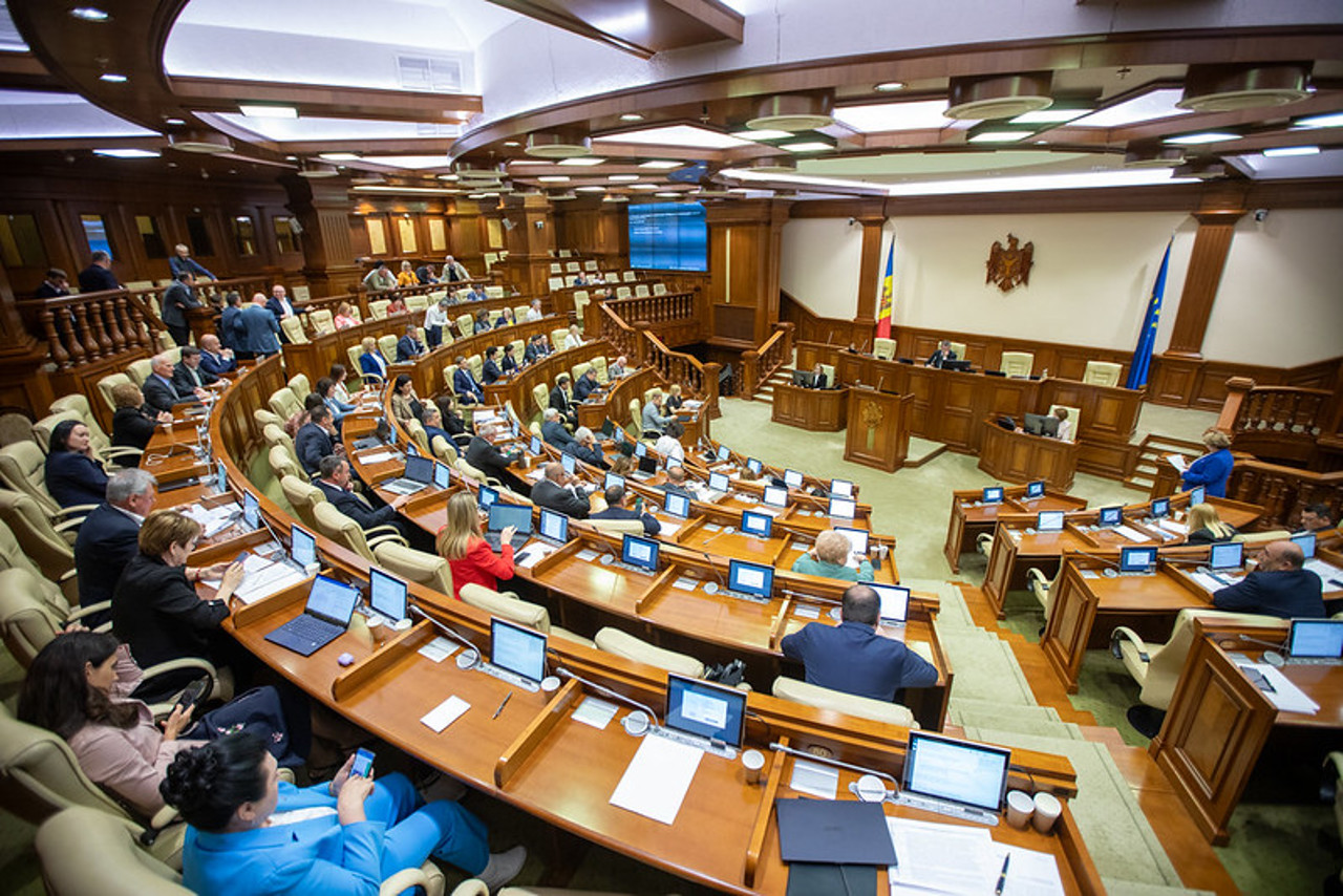 parlament.md