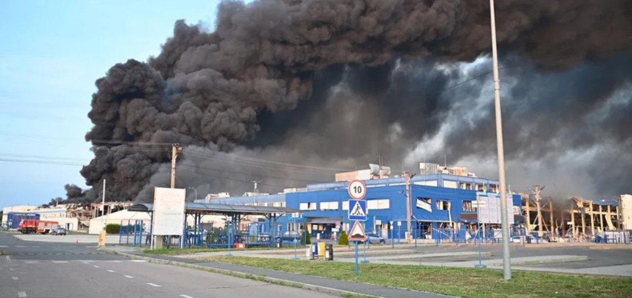 Zelenskyy: Russia 'avoiding peace talks' after striking US-owned factory