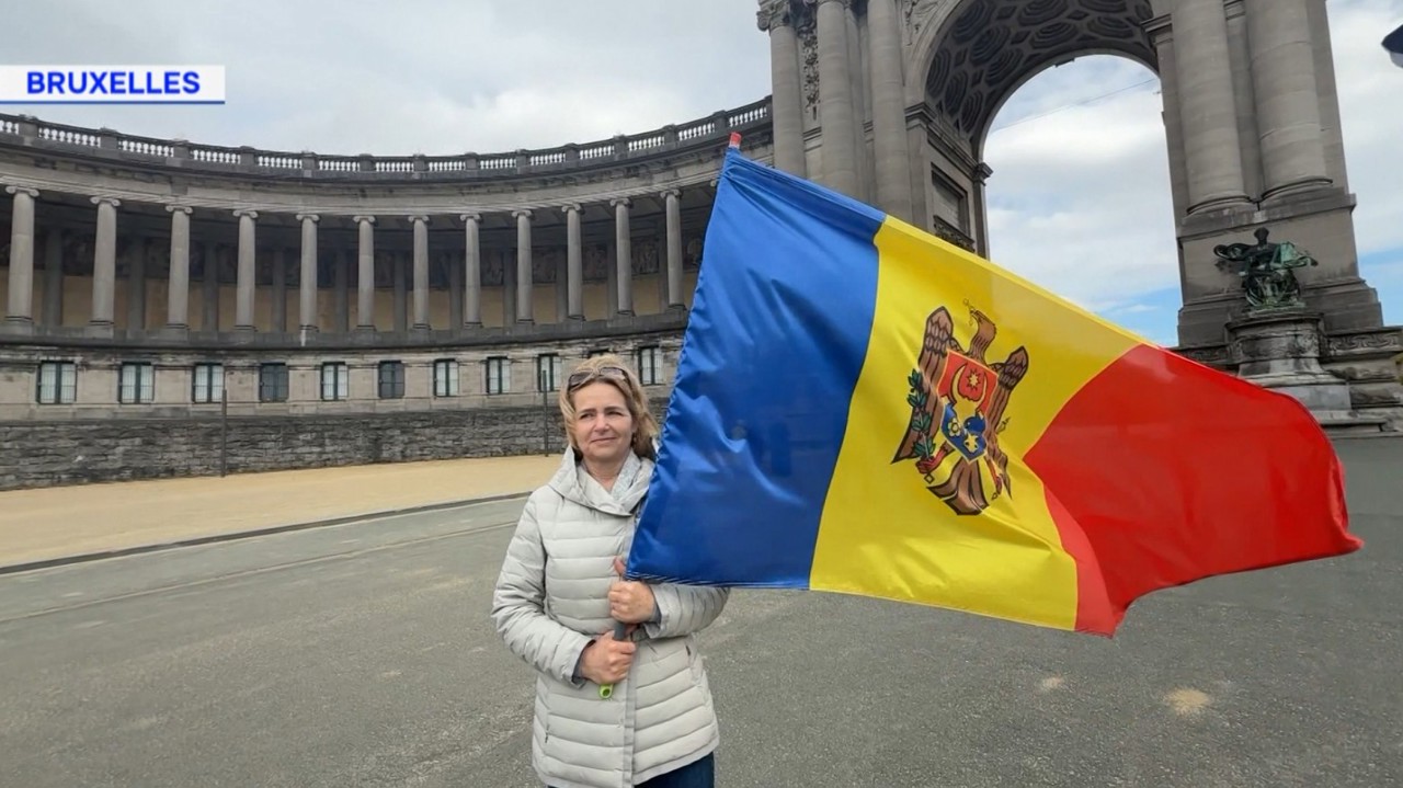 Drapelul de stat, onorat de diaspora moldovenească: „Ne face mândri, mai siguri”