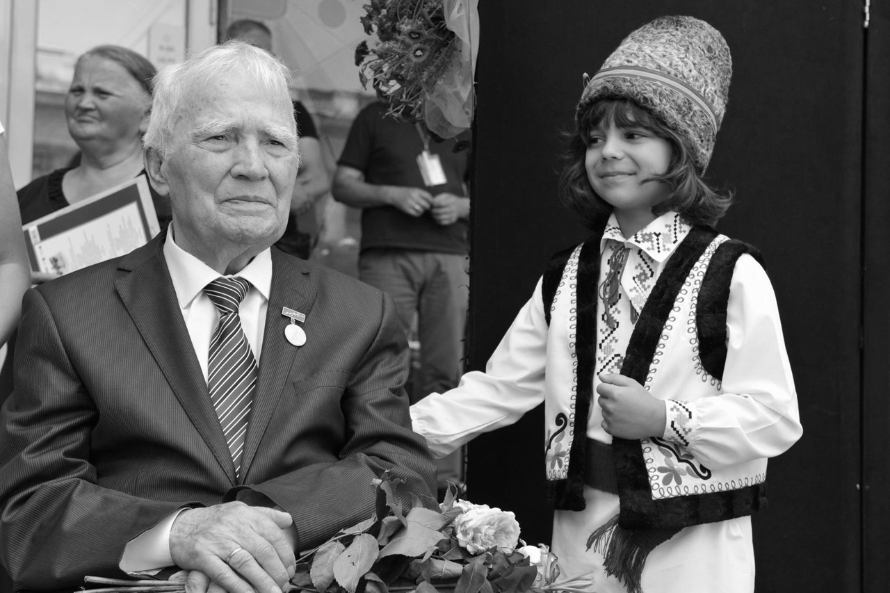 Молдова простилась с писателем Спиридоном Вангели