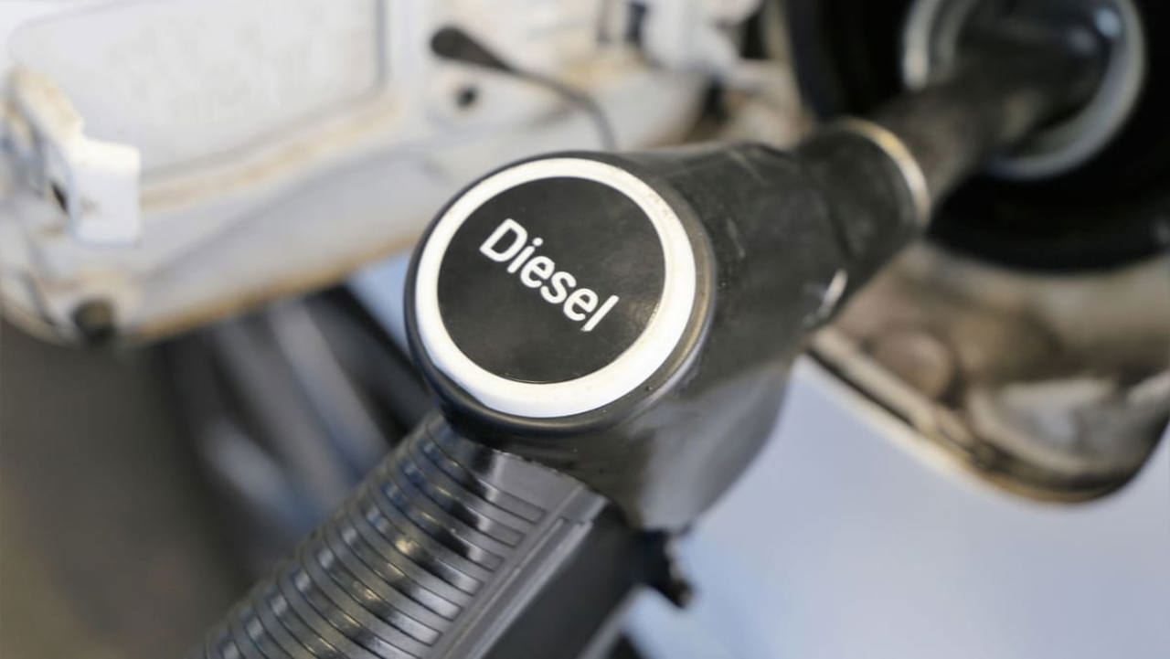 ANRE: Motorina s-ar putea scumpi cu încă 2-3 lei pe litru. Republica Moldova are stocuri pentru circa 13 zile