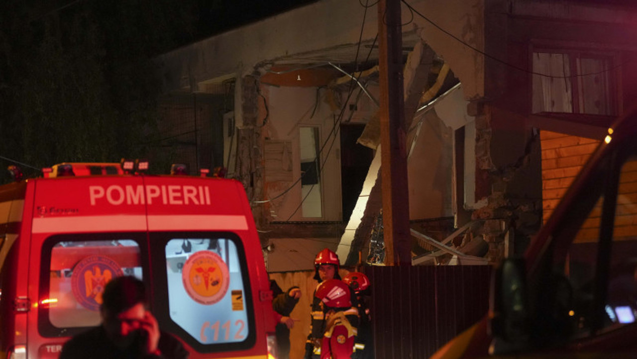В результате взрыва в жилом доме в Крайове погиб один человек