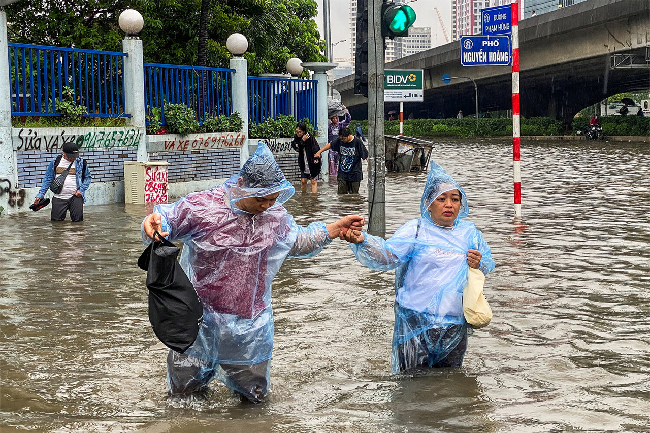 Масштабное наводнение во Вьетнаме: минимум 20 человек погибли, еще пять пропали без вести