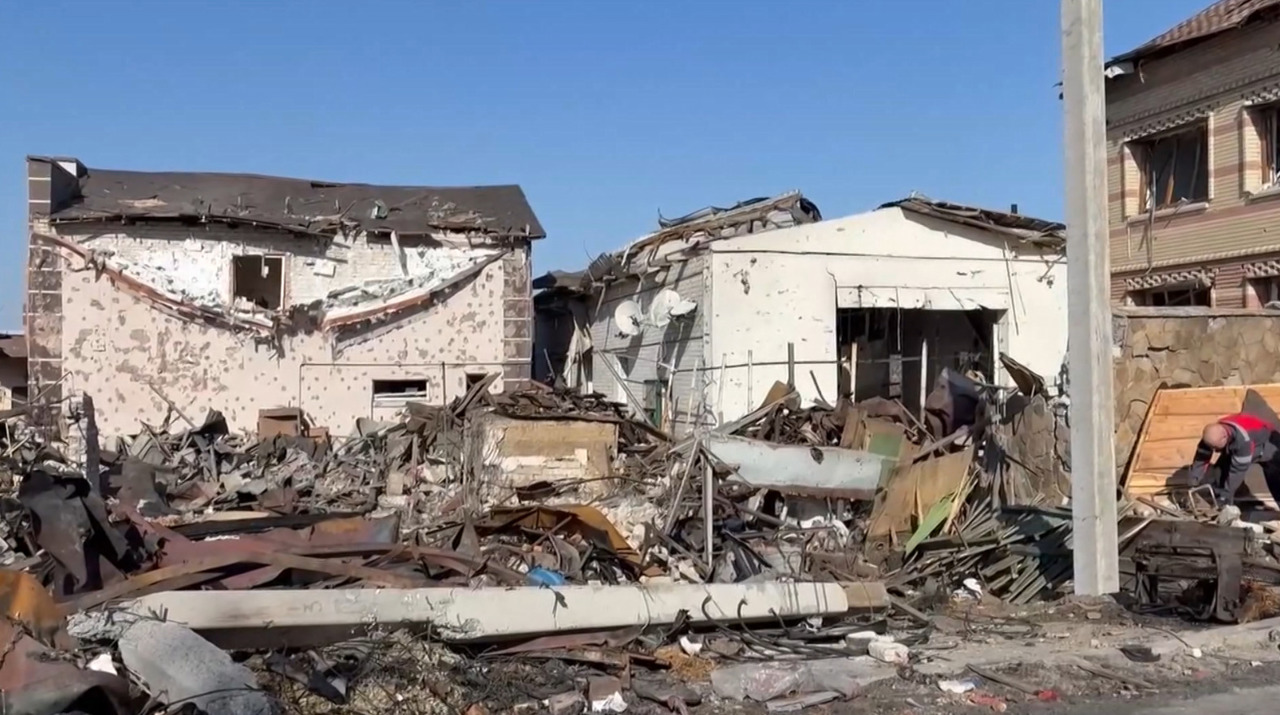 Atacuri rusești asupra Ucrainei: doi morți la Zaporojie, medici uciși în Harkov și tren lovit în Sumî