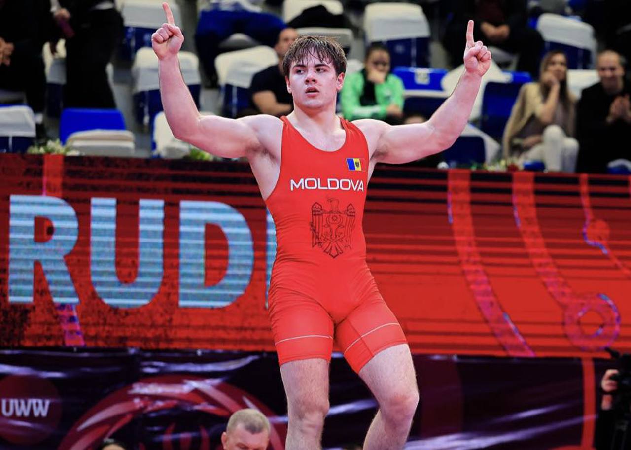 Luptătorul moldovean Alexandru Borș a cucerit medalia de bronz la Campionatele Europene de tineret „sub 23 de ani"