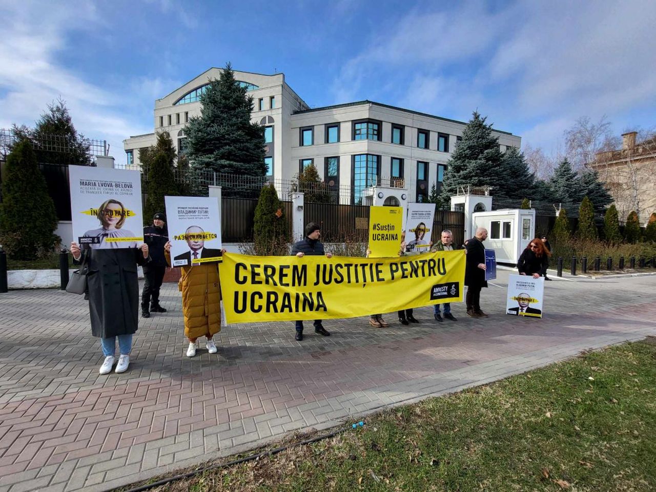 Protest la Ambasada Federației Ruse: „Cerem justiție pentru Ucraina”