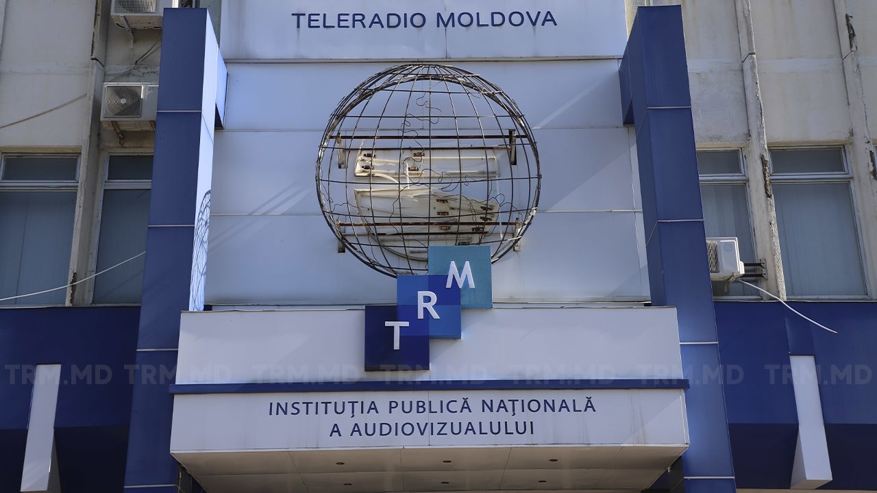 Compania publică "Teleradio-Moldova" respectă dreptul la informație al tuturor telespectatorilor și radioascultătorilor, indiferent de limba vorbită