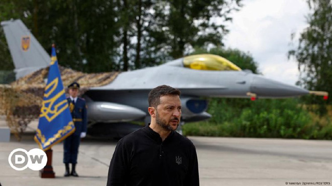 Zelensky officially presented the first F-16 planes that arrived in Ukraine